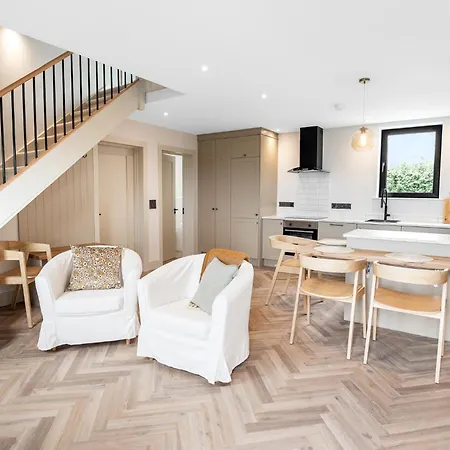 No 3 Lockes Modern Coastal In Kerry *