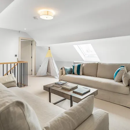 No 3 Lockes Modern Coastal In Kerry Fenit